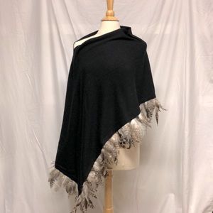 Claudia Nichole - Cashmere poncho
